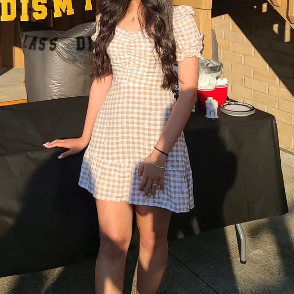 Brown and White checkered mini dress. US Size XS. - Picture 2 of 2